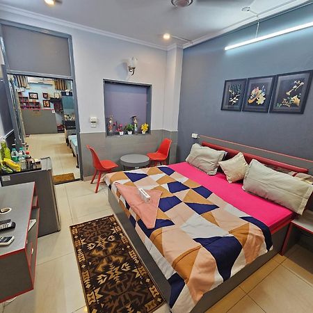 Deer Park Home Stay Nuova Delhi Esterno foto