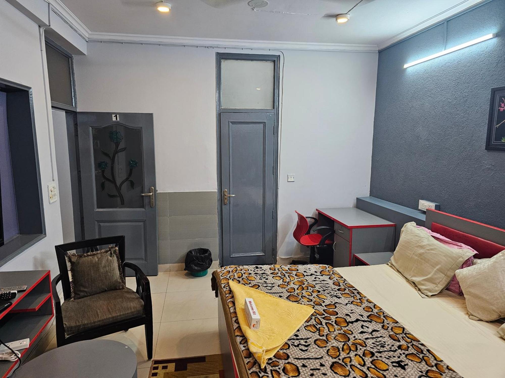 Deer Park Home Stay Nuova Delhi Esterno foto